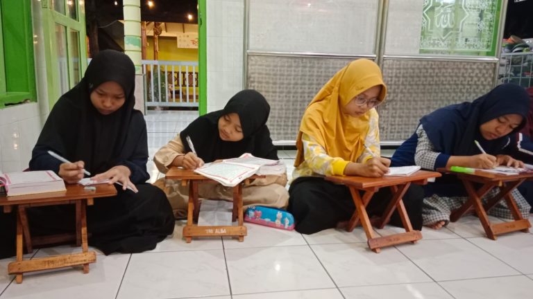 Ikrar Akad Serah Terima Santri Baru ke Tpa Alba