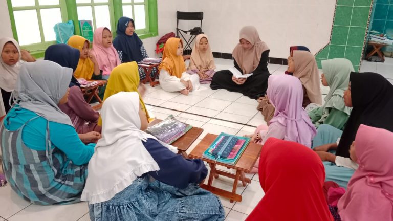 Mengulang-ulang, Cara Menghafal Bacaan Salat di Tpa Alba