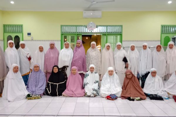 Tak Hanya Untuk Anak, Di Tpa Alba Ada Juga Kelas Untuk Eyang Uti