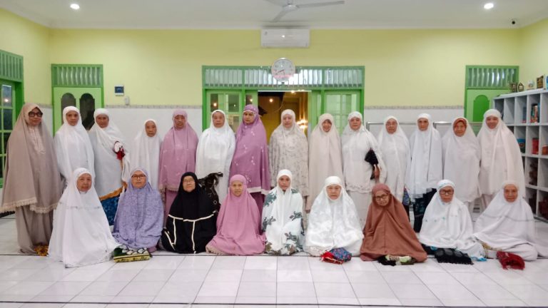 Tak Hanya Untuk Anak, Di Tpa Alba Ada Juga Kelas Untuk Eyang Uti