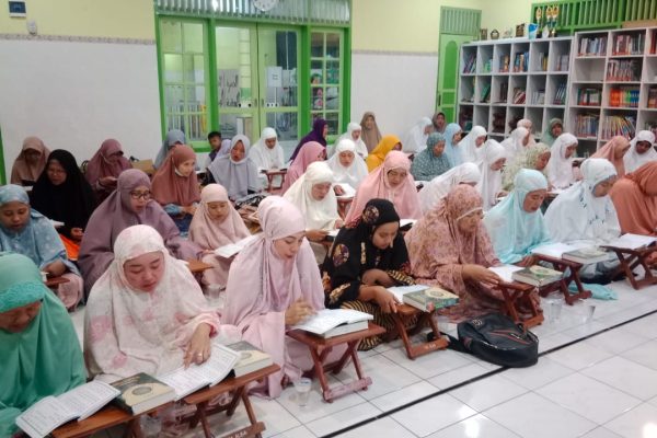 Pertemuan Perdana Kelas Ngaji Emak Kelompok 2 Tpa Alba Capai 50 Orang