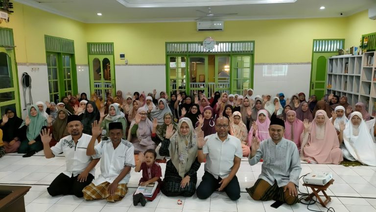 Program Berbagi Kisah di Tanah Suci, Upaya Tpa Alba dan Freshnel untuk Menambah Wawasan Jamaah tentang Haji dan Umrah