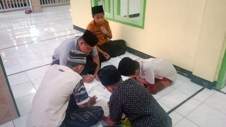Materi Menulis Arab di Tpa Alba Gunakan Metode Kitabaty