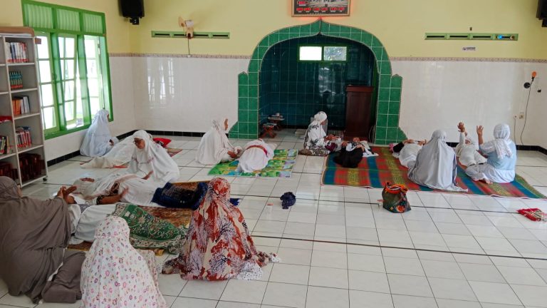 Tpa Alba Adakan Pelatihan Salat Dengan Berbaring Kepada Jamaah Usia 58 Tahun ke Atas