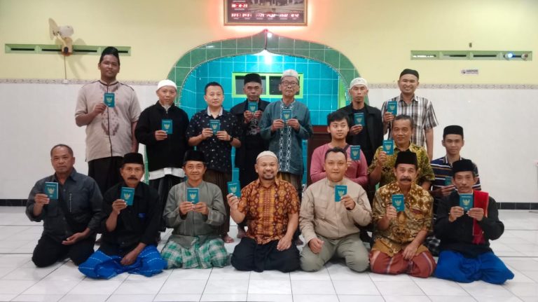 Sejumlah 71 Jamaah Kelas Haji dan Umrah Tpa Alba, Akhirnya Punya Paspor