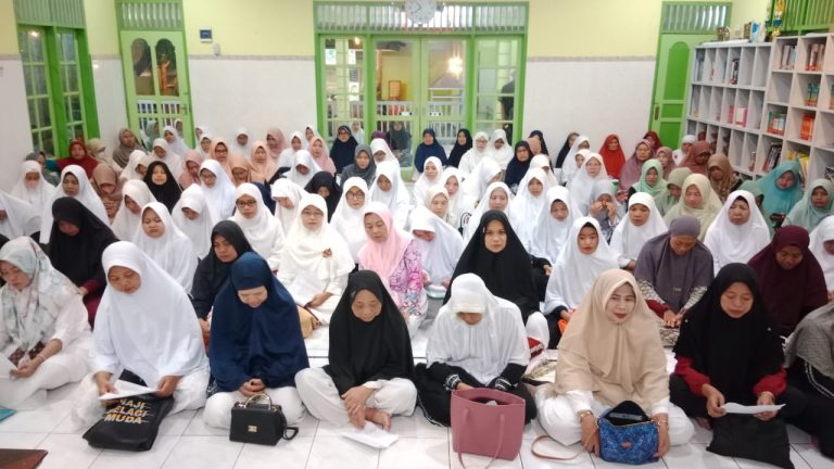 120 Emak-emak, Ikuti Manasik Sa’i di Tpa Alba.