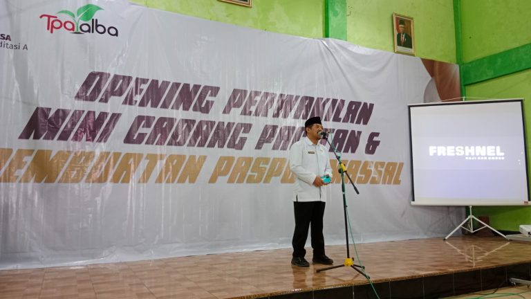 Bupati Pacitan Periode 2011-2021, Dr. H. Indartato, M.M., Hadiri Opening Perwakilan Mini Cabang Pacitan dan Pembuatan Paspor Massal.