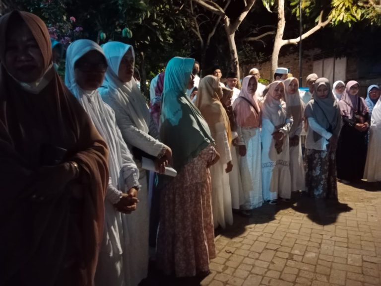 Berniat Menambah Ilmu, Emak-emak Tpa Alba Semangat Ikuti Manasik Umrah Bersama Freshnel