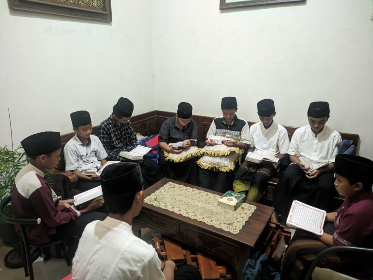 Tasmi’ Subuh, Upaya Tpa Alba Menjaga Hafalan Quran Santrinya
