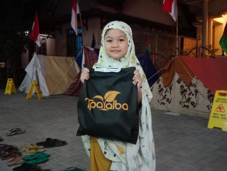 Jazleen, Santri TPA ALBA Termuda yang Berhasil Mendapat Hadiah Pejuang Puasa 6 Hari di Bulan Syawal