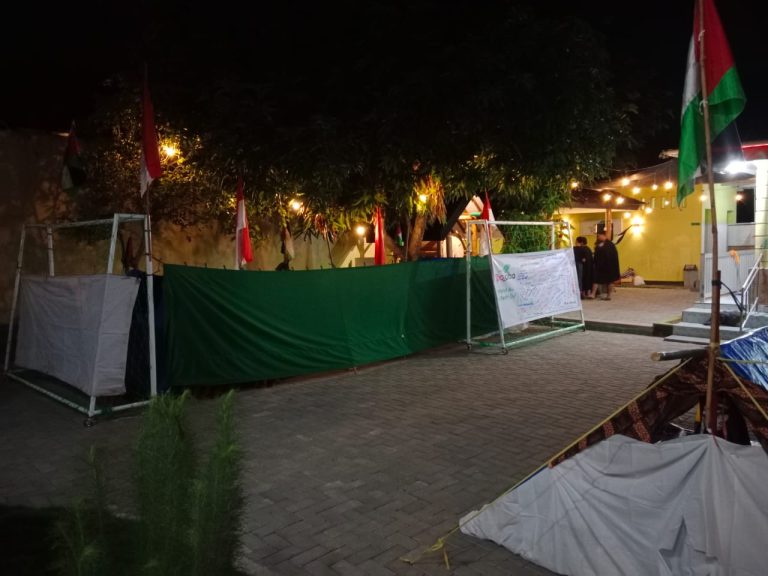 Kemah Siaga Bencana TPA ALBA: Kain Hijau untuk Menjaga Privasi Tenda Putri