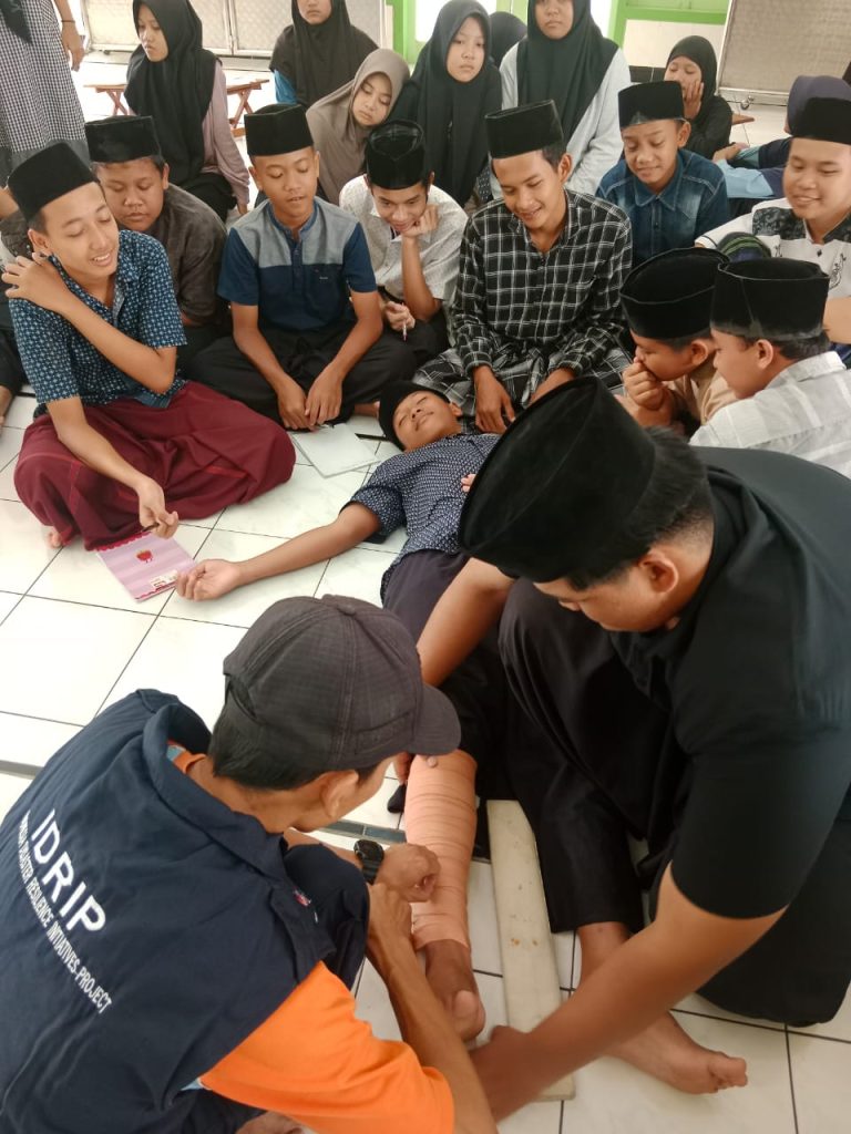 Berlatih Penanganan Pertama Kegawatdaruratan, Santri TPA ALBA Antusias