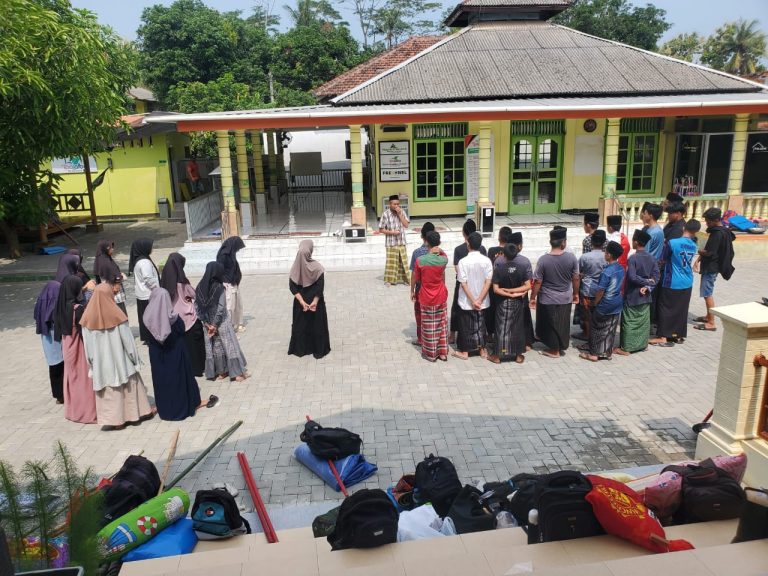 Seperti Biasa, TPA ALBA Selalu Ajak Santrinya Lakukan Evaluasi Setelah Usai Kegiatan