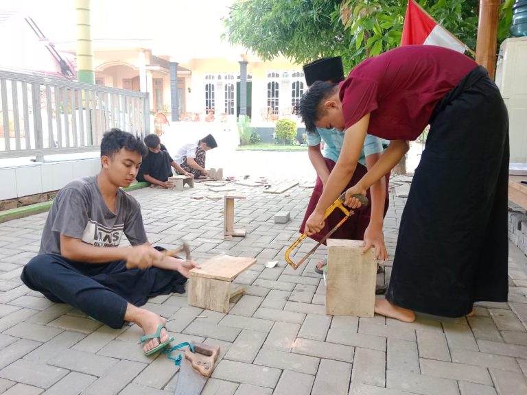 TPA ALBA Gelar Diklat Membuat Dingklik