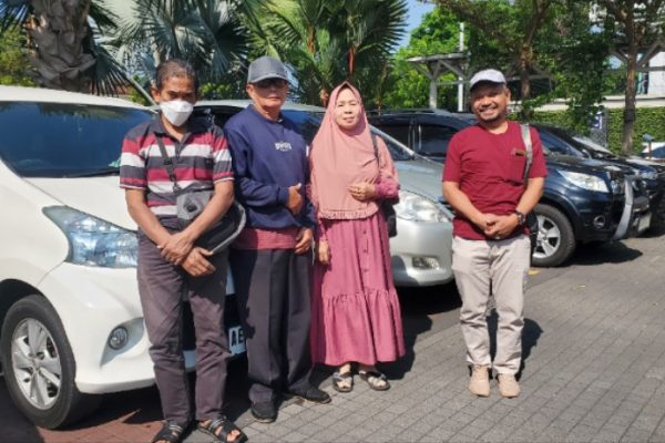 Tiga Jamaah Kelas Haji Umrah TPA ALBA Lakukan Vaksin Meningitis di RS JIH Solo