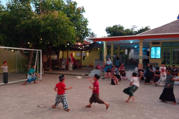 Main Bola, Sarana Lepas Penat Santri Kelas Ashar TPA ALBA Usai Ngaji