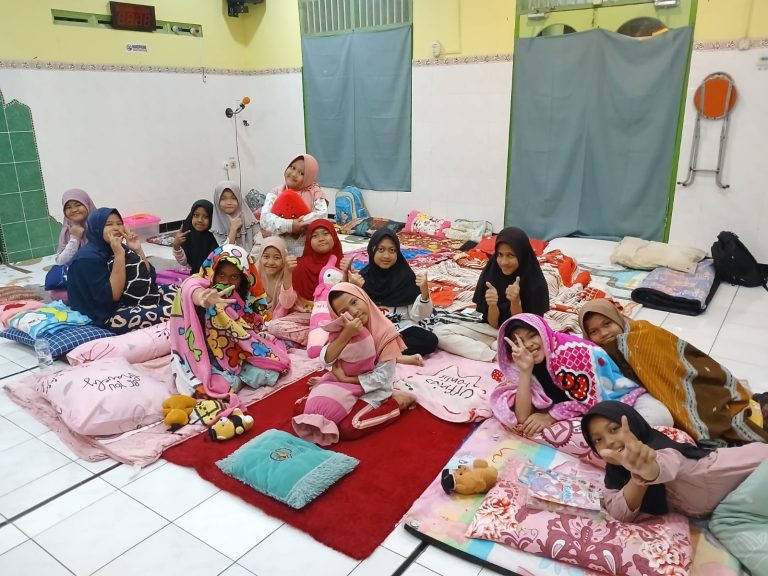 TPA ALBA Kenalkan Ilmu Seputar Haid melalui Kegiatan Mabit