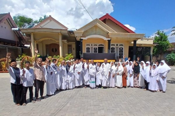 TPA ALBA Hadirkan Miniatur Kakbah Saat Manasik Umrah Angkatan ke-3