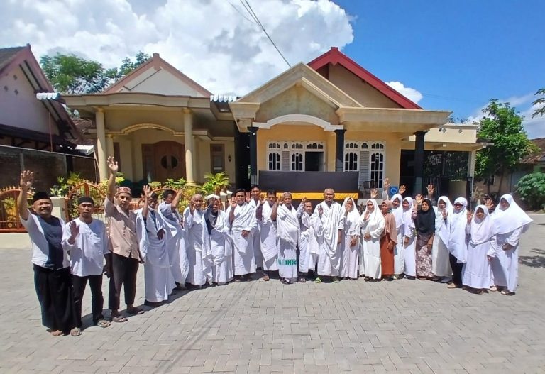 TPA ALBA Hadirkan Miniatur Kakbah Saat Manasik Umrah Angkatan ke-3